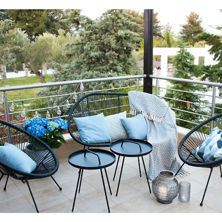 Friday Mood By Diomedes Group 빌라