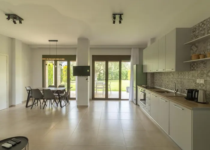 Friday Mood By Diomedes Group