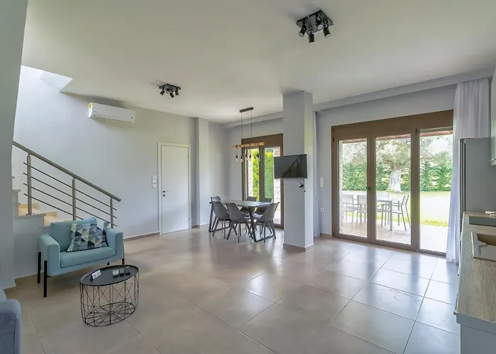 Villa Friday Mood By Diomedes Group *