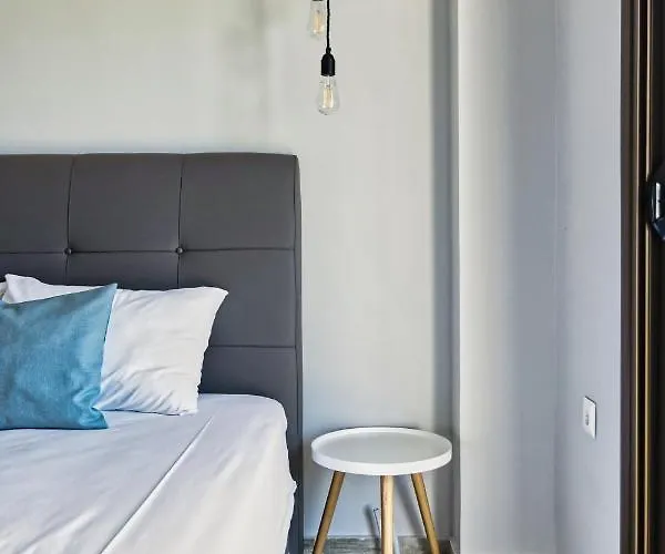 Villa Friday Mood By Diomedes Group *